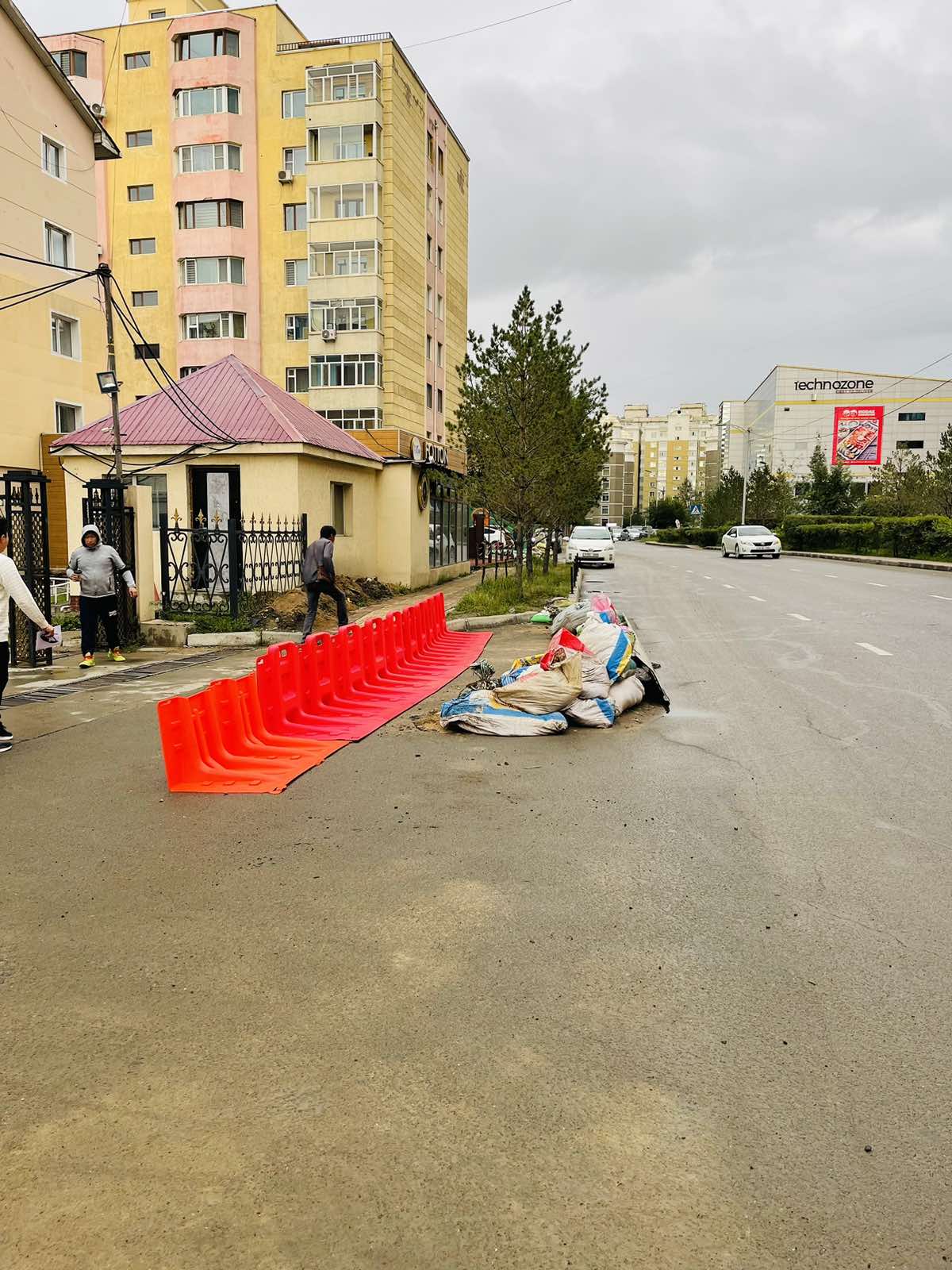 Үерийн хаалт