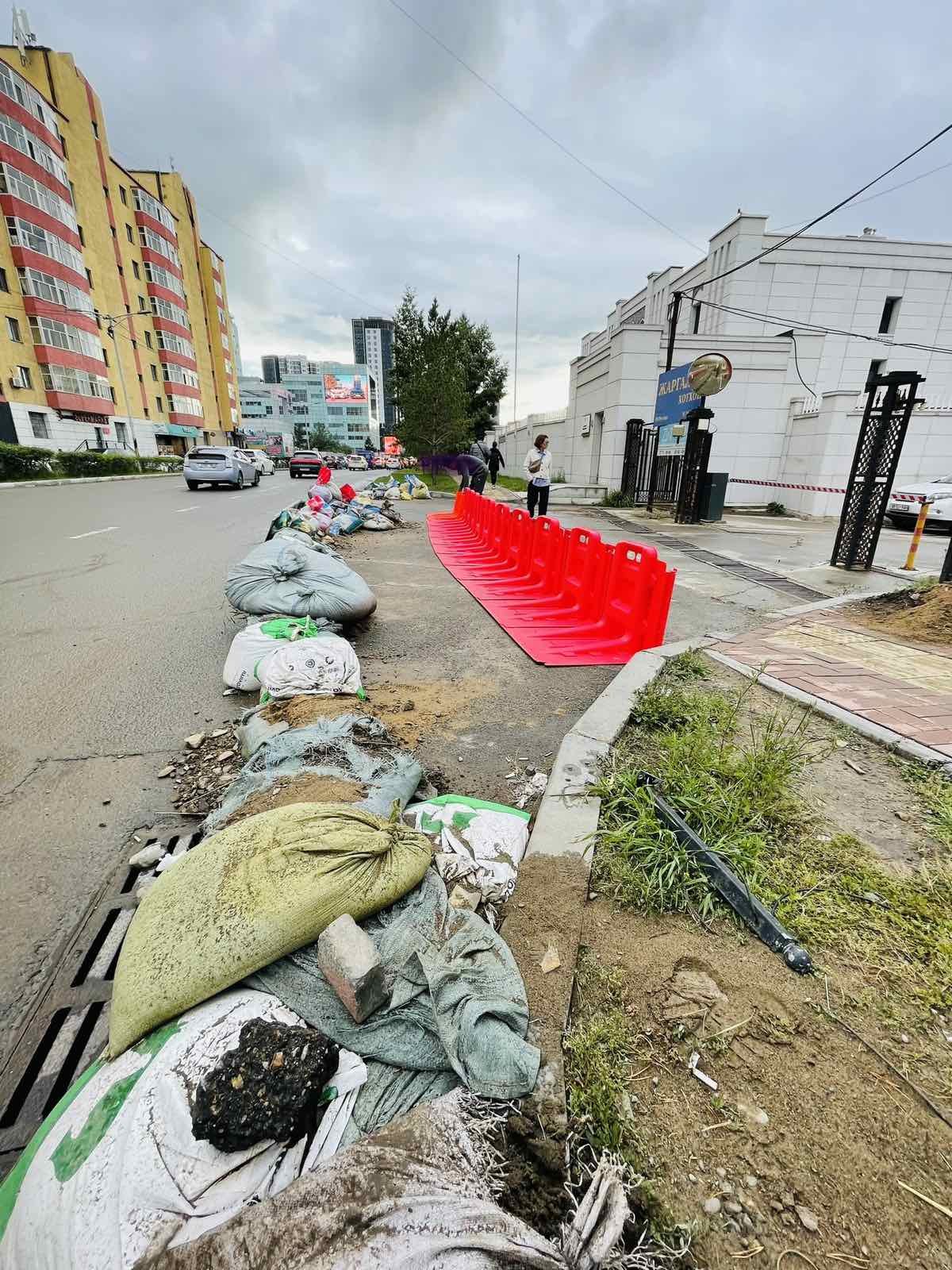 Үерийн хаалт