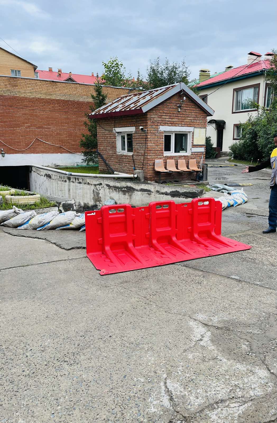 Үерийн хаалт